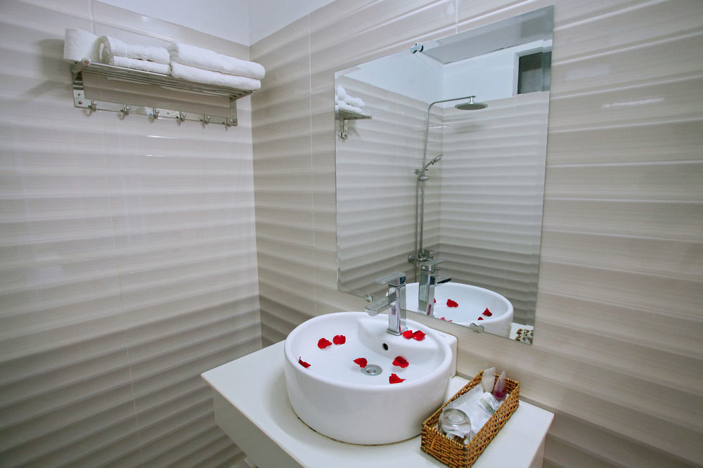 Hotel Glory Dragon Nha Trang Esterno foto